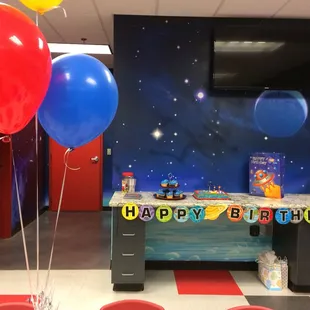 For a small fee I was able to have them add balloons would recommend one less thing to have to do