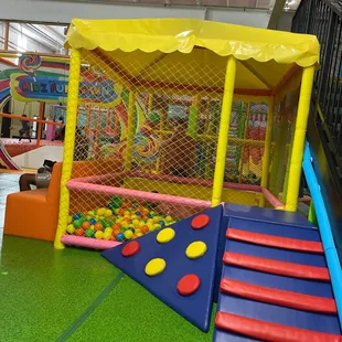 Ball pit