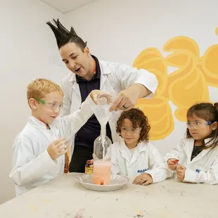 DIY elephant toothpaste experiment