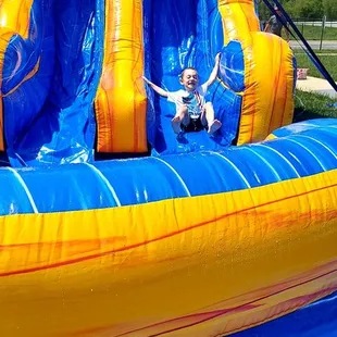 Dual wave water slide