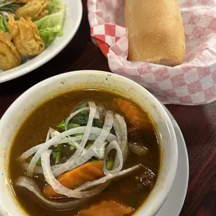 Banh mi bo kho