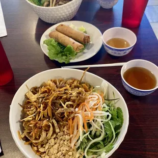 Tofu vermicelli bowl, Ch Gi Chay - Summer Veggie Rolls (2pc)