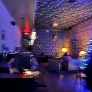 a blurry photo of a restaurant