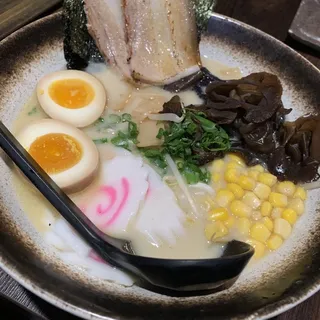 Y5. Tonkatsu Soup Ramen