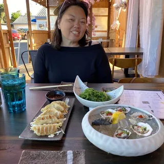 A16. Gyoza (6 pcs)