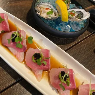 A10. Fresh Raw Oysters (3 pcs)