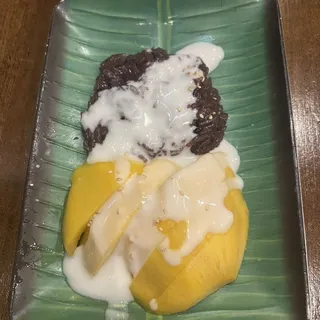 Mango with Sweet Coconut Sticky Rice