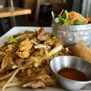 Pad Thai with beef