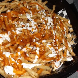 Enough sauce left over to drizzle my fries. Way to many