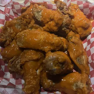 12pc buffalo chicken wings good size and taste