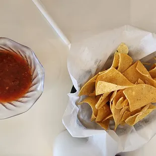 nachos and salsa