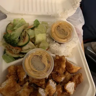 Spicy Crispy Chicken with White rice and vegetables