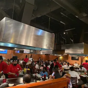 a crowded restaurant