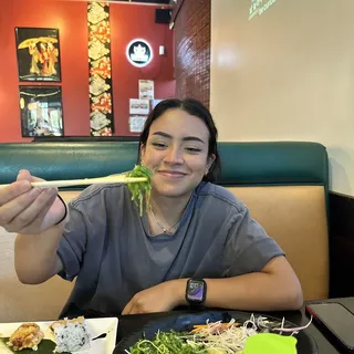 L7. Seaweed Salad