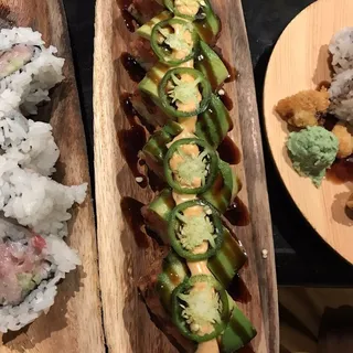 Brown Rock ( spicy tuna on crispy rice)