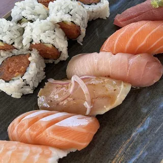 6pcs Sushi w/ Spicy Tuna Roll