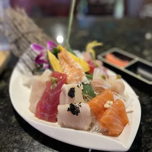 Chirashi Lunch Special - So fresh and delicious