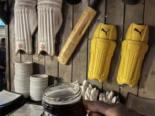 The 606 Featuring The Quays and Walkabout Creek