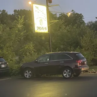 a car stopped at a traffic light