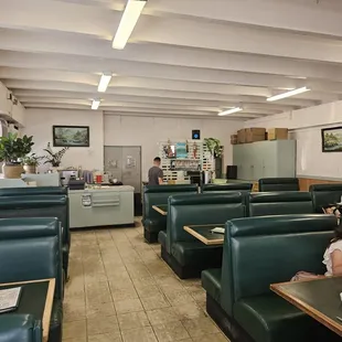 sushi and sashimi, interior