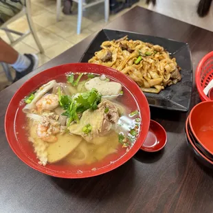 chiu chow special soup, 60. Stir-Fried Beef Chow Fun