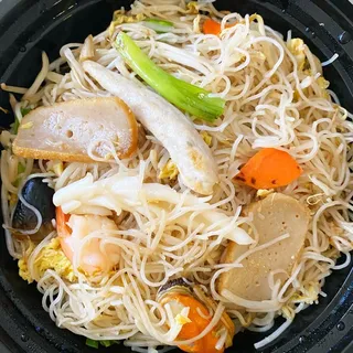 62. Stir-Fried Seafood Vermicelli