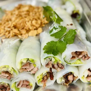 Bánh cuốn thịt nướng (bbq pork)