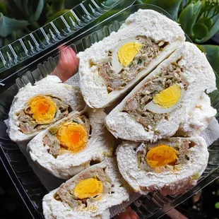 Mini Salted Duck Egg Bao &amp; Combination Bao (@joeynht)