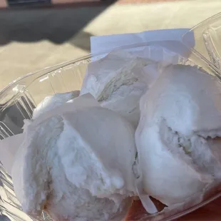 Banh ngot 4 for 6.5$. Fresh, steamy hot vanilla custard buns