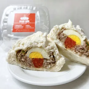 #8 Bánh Bao Thập Cẩm: Combo bun w/ ground pork, Chinese sausage, egg | $5.49 (CC&apos;s accepted!)