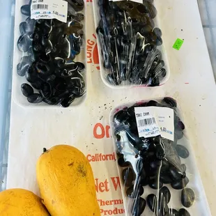 10/21/24 Trai cham--- I believe is duhat for Filipinos, we usually eat with rock salt, may be tart or sweet &amp; it stains!