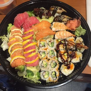 sushi sashimi   .(ゝ )