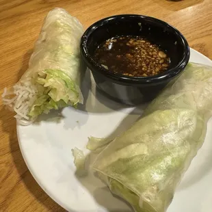 Spring rolls with only lettuce