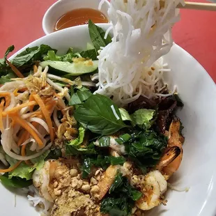 Noodle pull... Bun Thit Nuong Tom Nuong (vermicelli with BBQ pork and grilled shrimp)