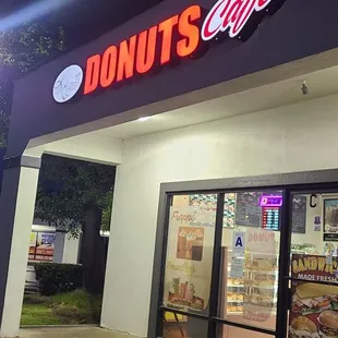 Entrance of Kim&apos;s Donuts Cafe