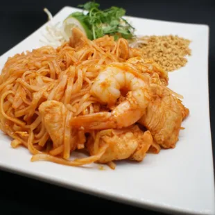 Shrimp &amp; Chicken Pad Thai