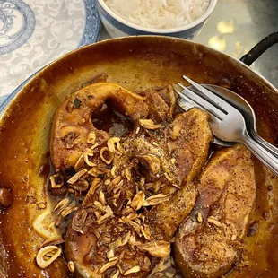 Braised catfish in claypot