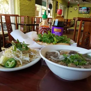 Combo Pho  COMBO Banh Mi