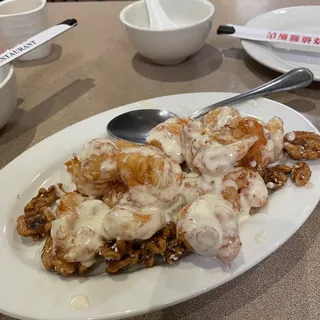 Shrimp Mayonnaise with Walnut