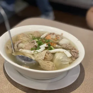House Wonton and Yellow Noodle Soup