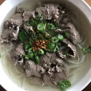8. Beef Filet with Rice Noodle Soup