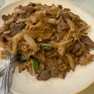 114. Dry Beef Chow Fun