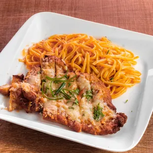 Pollo Parmesano- Lightly breaded chicken breast, marinara sauce topped with cheese, and penne marinara.