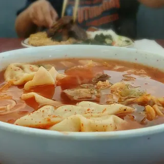 Kimchee Mandoo Kook Soo