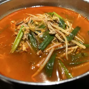 Yook Ke Jang:  wows with sizzling flavors! A taste explosion - with shredded beef and lots of veggies!