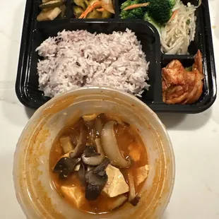 Spicy tofu soup &amp; banchan
