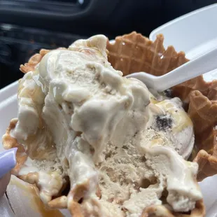 Cookies and cream with pralines