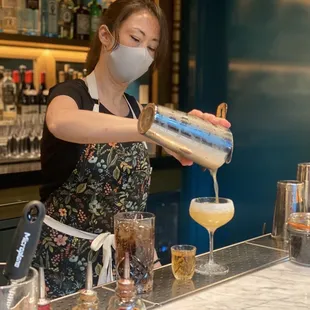 Exceptional bartender ! I feel bad for forgetting her name!!