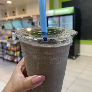 Cookies and cream milk tea with coconut milk