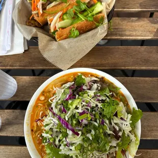 Crab Cake Noodle Soup (bn Riu)